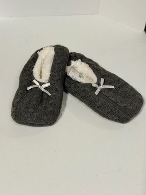 Maurices Gray Cable Knit Slipper Socks with Plush Lining